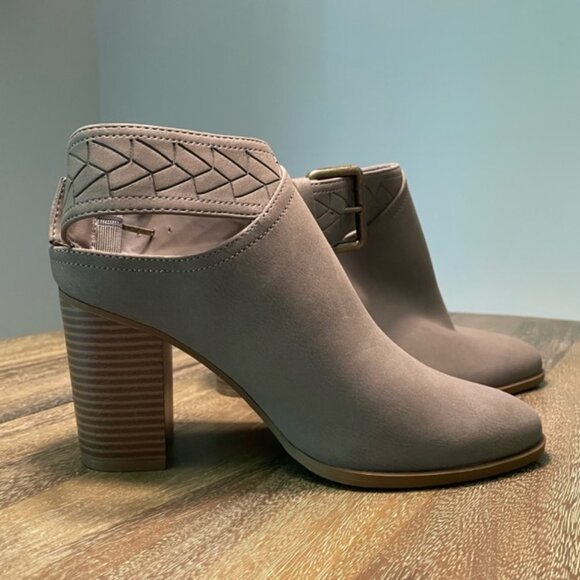 NWOT American Eagle Open Heel Block Booties Size 8.5 - Picture 1 of 11